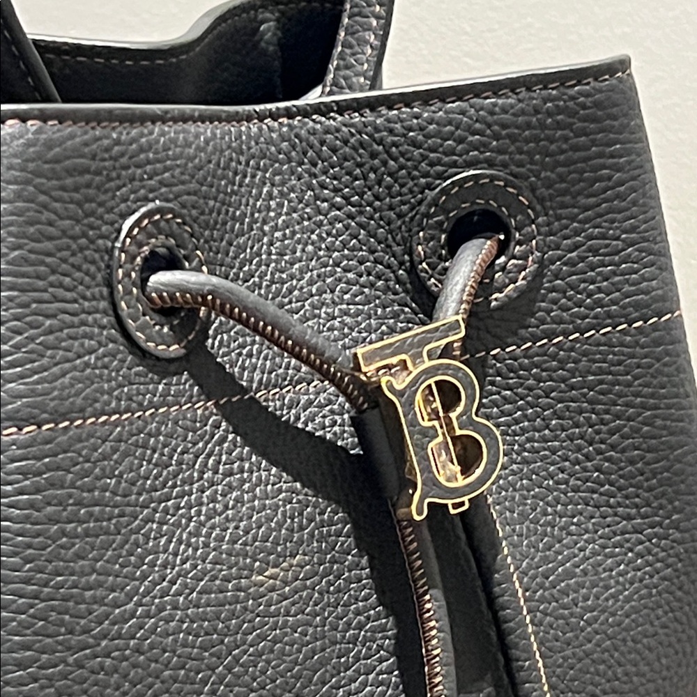 Burberry Black Bucket Leather Shoulder & Handle Bag - Picture 5 of 7